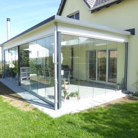 Sitzplatzüberdachung mit Dachfenster - Studerus Holzbau GmbH in Waldkirch
